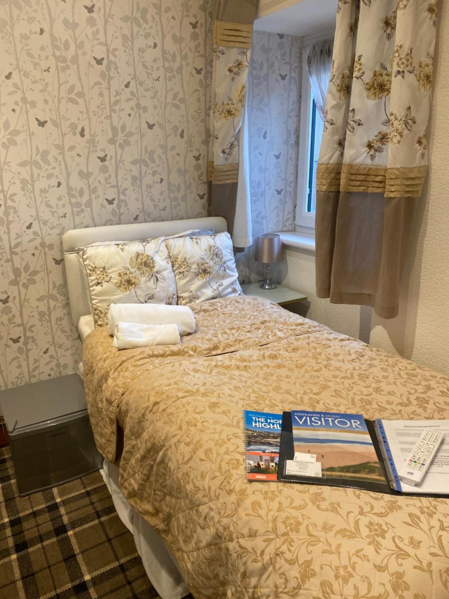 Cromarty View Guest House Accommodations & B&B Dingwall Exterior photo